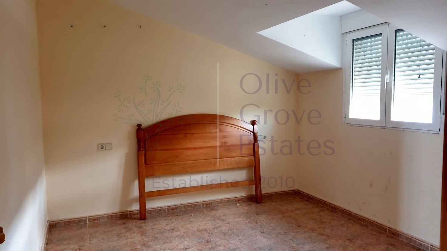 5 bedroom Villa for sale in Caudete with garage - € 224,995 (Ref: 6874187)