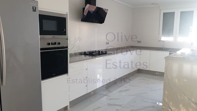 3 makuuhuone Huoneisto myytävänä paikassa Caudete mukana 
autotalli - 239 995 € (Ref: 6889177)