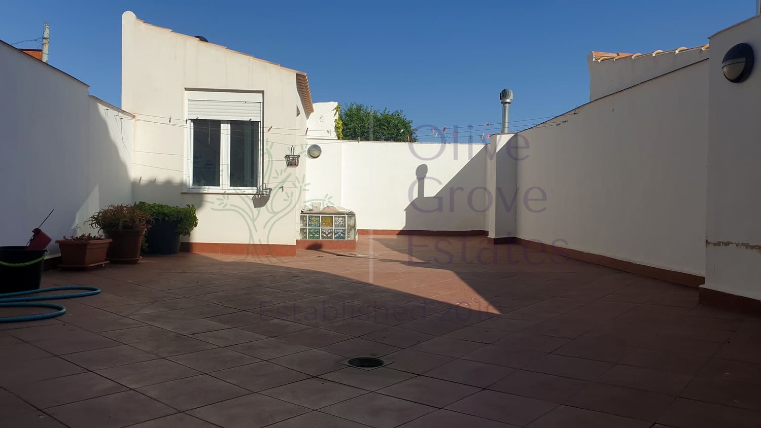 3 slaapkamer Appartement te koop in Caudete met garage - € 239.995 (Ref: 6889177)