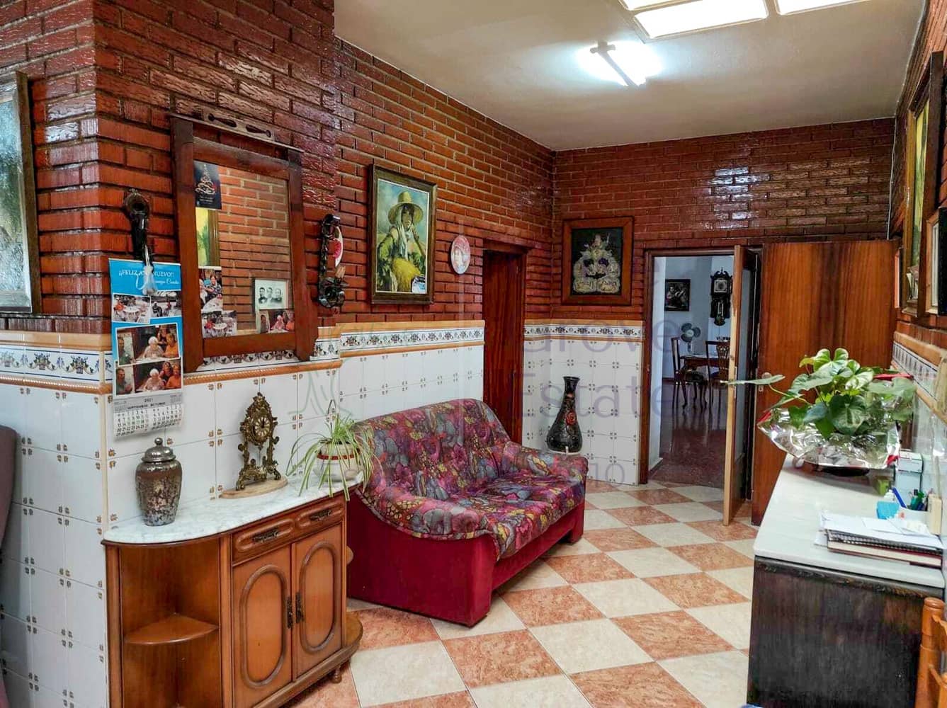 4 bedroom Villa for sale in Yecla with pool garage - € 209,950 (Ref: 6891507)