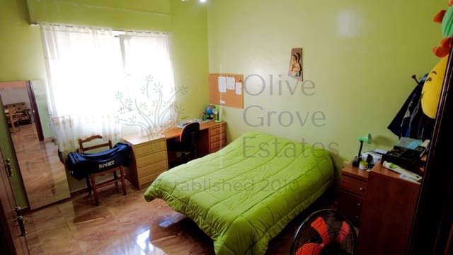 4 bedroom Villa for sale in Yecla with pool garage - € 209,950 (Ref: 6891507)