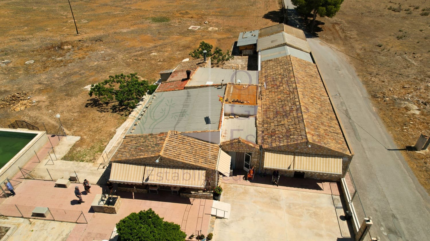 4 bedroom Villa for sale in Yecla with pool garage - € 209,950 (Ref: 6891507)