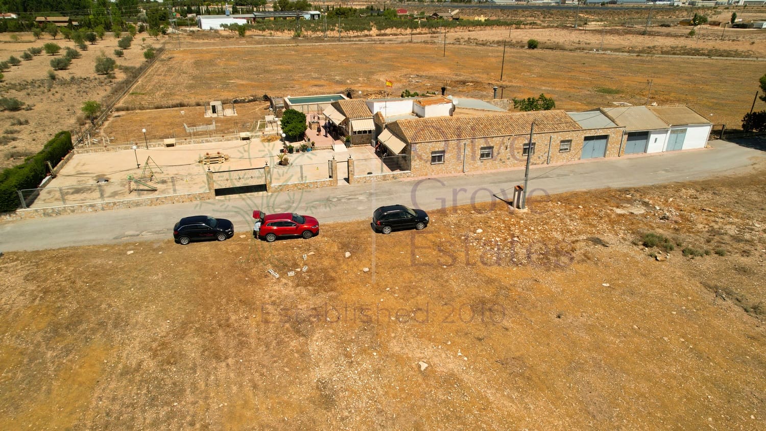 4 bedroom Villa for sale in Yecla with pool garage - € 209,950 (Ref: 6891507)