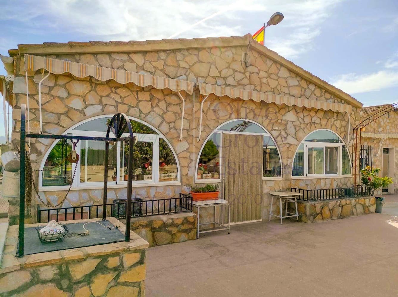 4 bedroom Villa for sale in Yecla with pool garage - € 209,950 (Ref: 6891507)