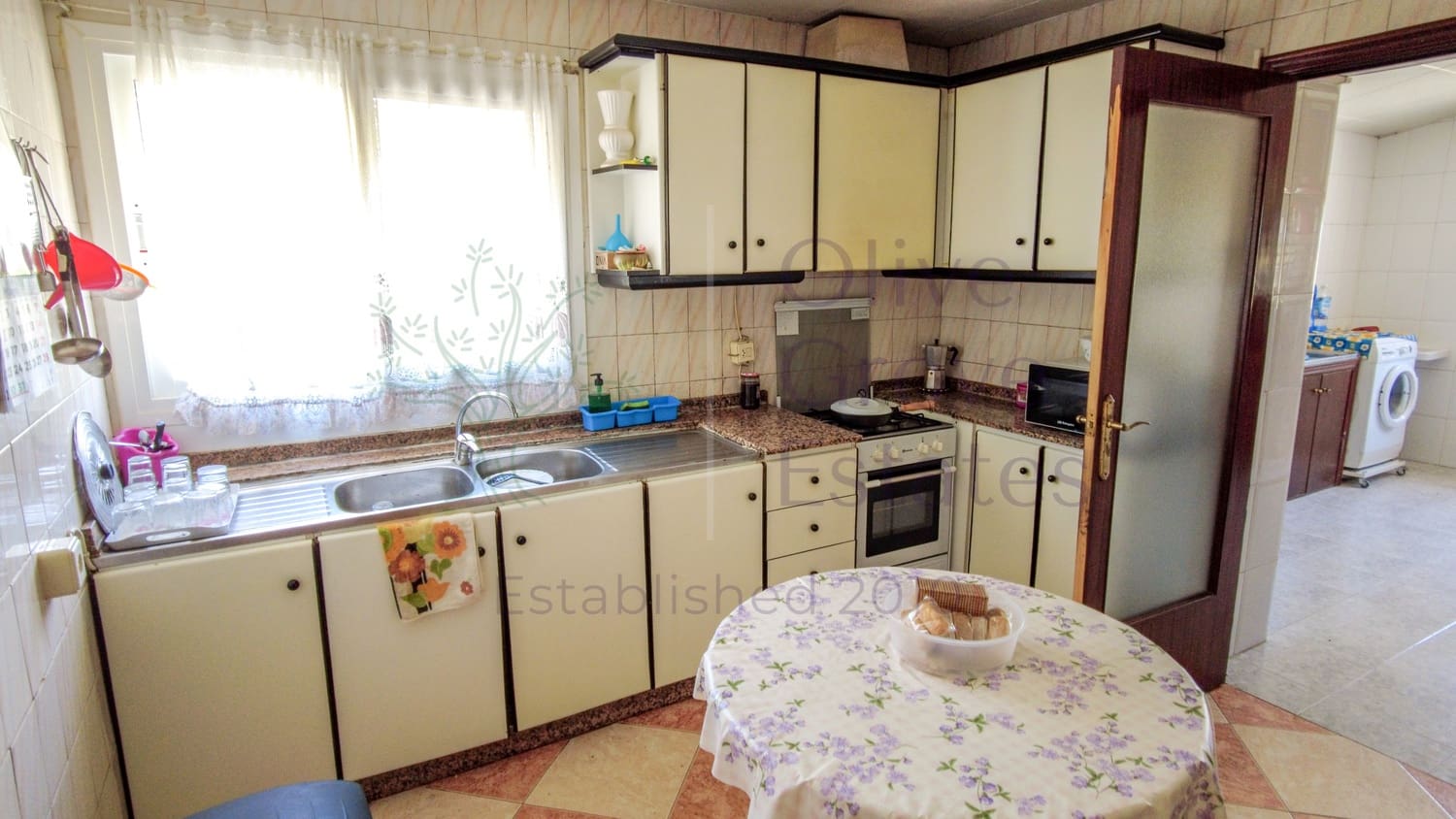 4 bedroom Villa for sale in Yecla with pool garage - € 209,950 (Ref: 6891507)