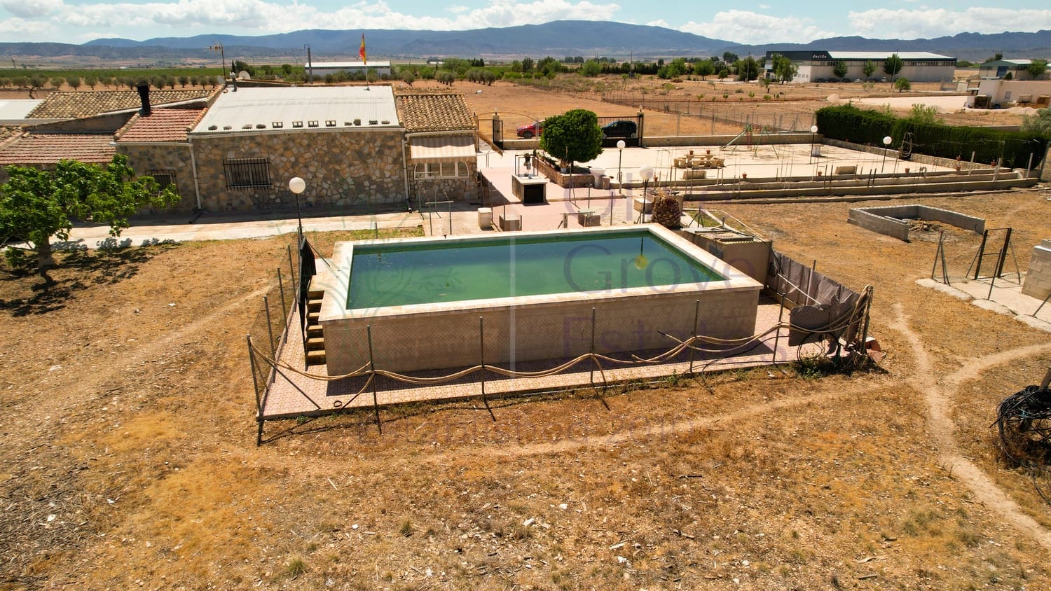 4 bedroom Villa for sale in Yecla with pool garage - € 209,950 (Ref: 6891507)