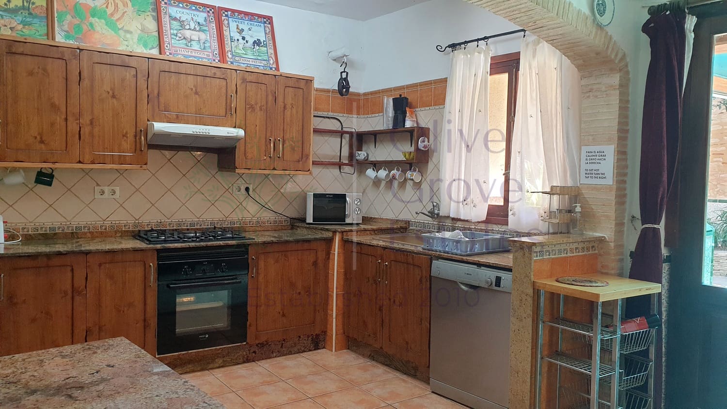 9 soveværelse Byhus til salg i Palomar med swimmingpool - € 269.950 (Ref: 6948517)