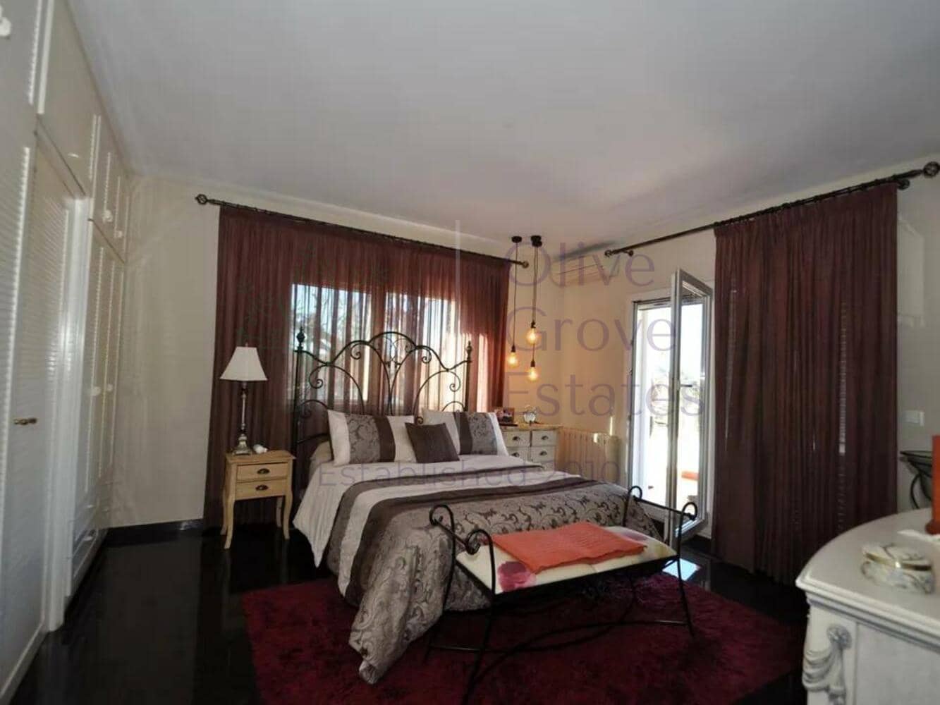 4 soverom Villa til salgs i Petrel / Petrer med svømmebasseng garasje - € 389 995 (Ref: 6984576)