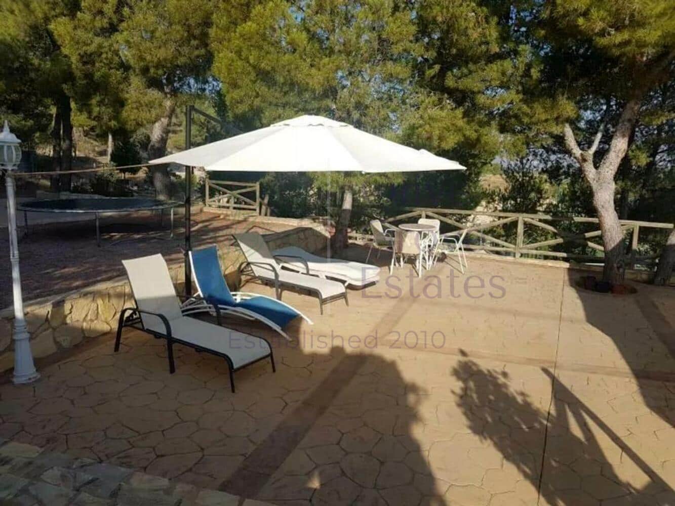 3 bedroom Villa for sale in Elda with pool - € 359,995 (Ref: 7035739)