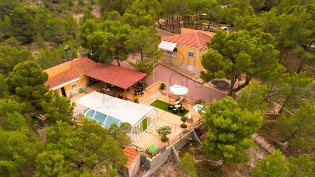 3 quarto Moradia para venda em Elda com piscina - 359 995 € (Ref: 7035739)