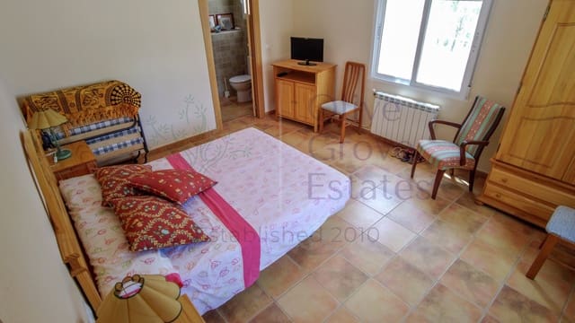 3 quarto Moradia para venda em Elda com piscina - 359 995 € (Ref: 7035739)