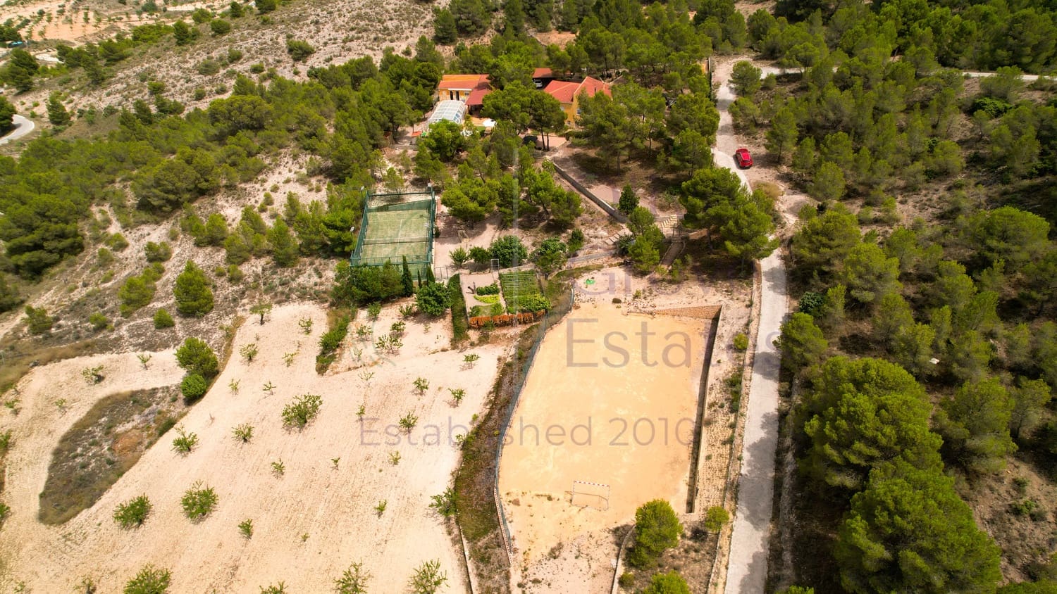 3 bedroom Villa for sale in Elda with pool - € 359,995 (Ref: 7035739)