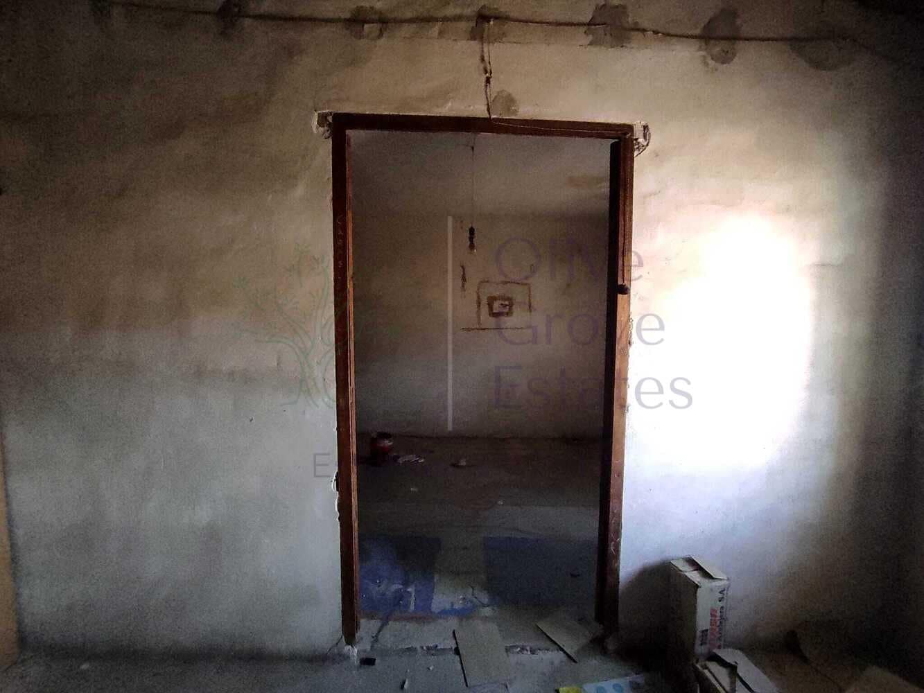 Hus til salgs i Sax - € 64 995 (Ref: 7200877)