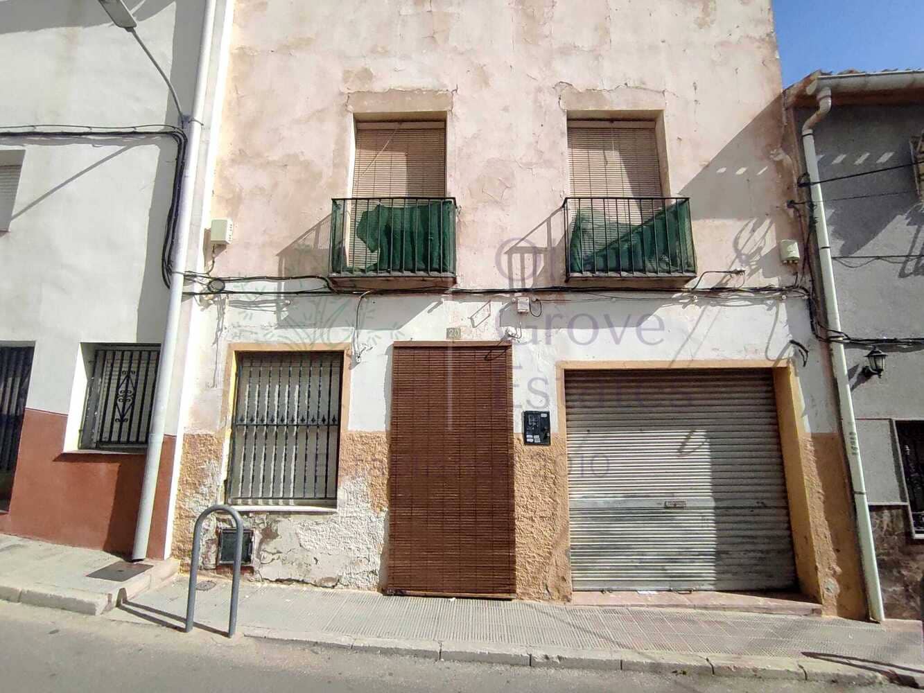 Hus til salgs i Sax - € 64 995 (Ref: 7200877)