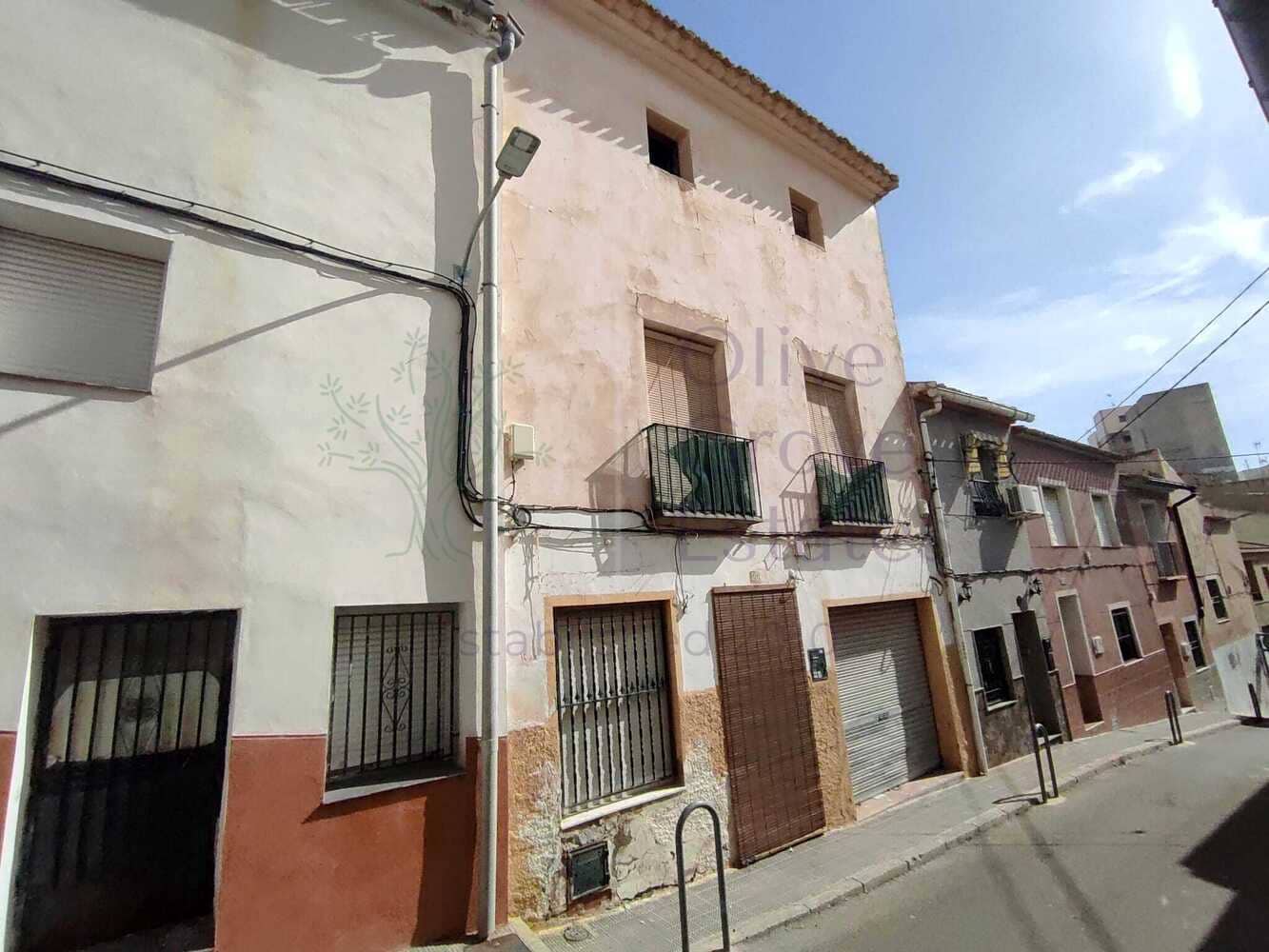 Hus til salgs i Sax - € 64 995 (Ref: 7200877)