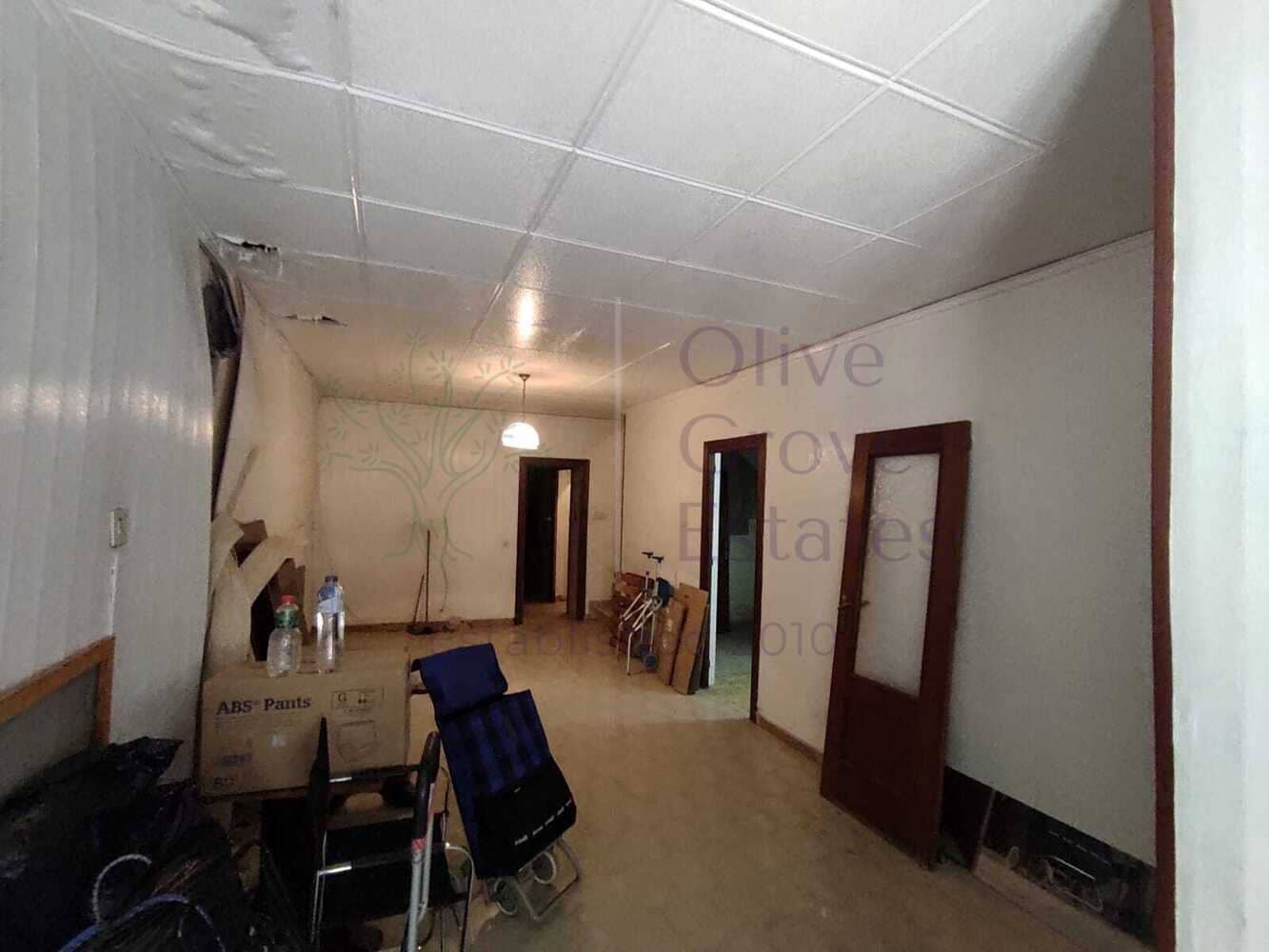 Hus til salgs i Sax - € 64 995 (Ref: 7200877)