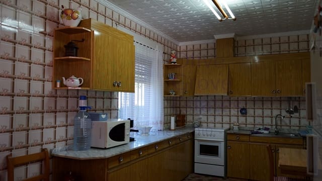 7 bedroom Villa for sale in Caudete with pool garage - € 189,000 (Ref: 7206021)