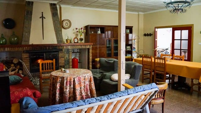 6 soveværelse Villa til salg i Caudete med swimmingpool garage - € 174.995 (Ref: 7337941)