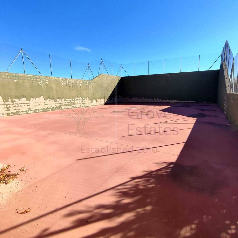 Villa til salgs i Sax med svømmebasseng - € 189 995 (Ref: 7344314)