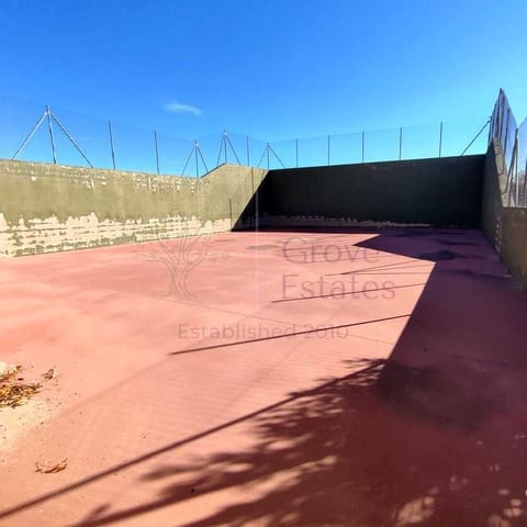 Villa til salgs i Sax med svømmebasseng - € 189 995 (Ref: 7344314)