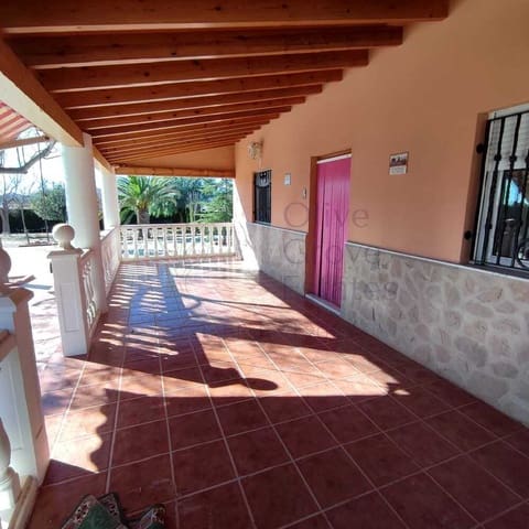 Villa til salgs i Sax med svømmebasseng - € 189 995 (Ref: 7344314)