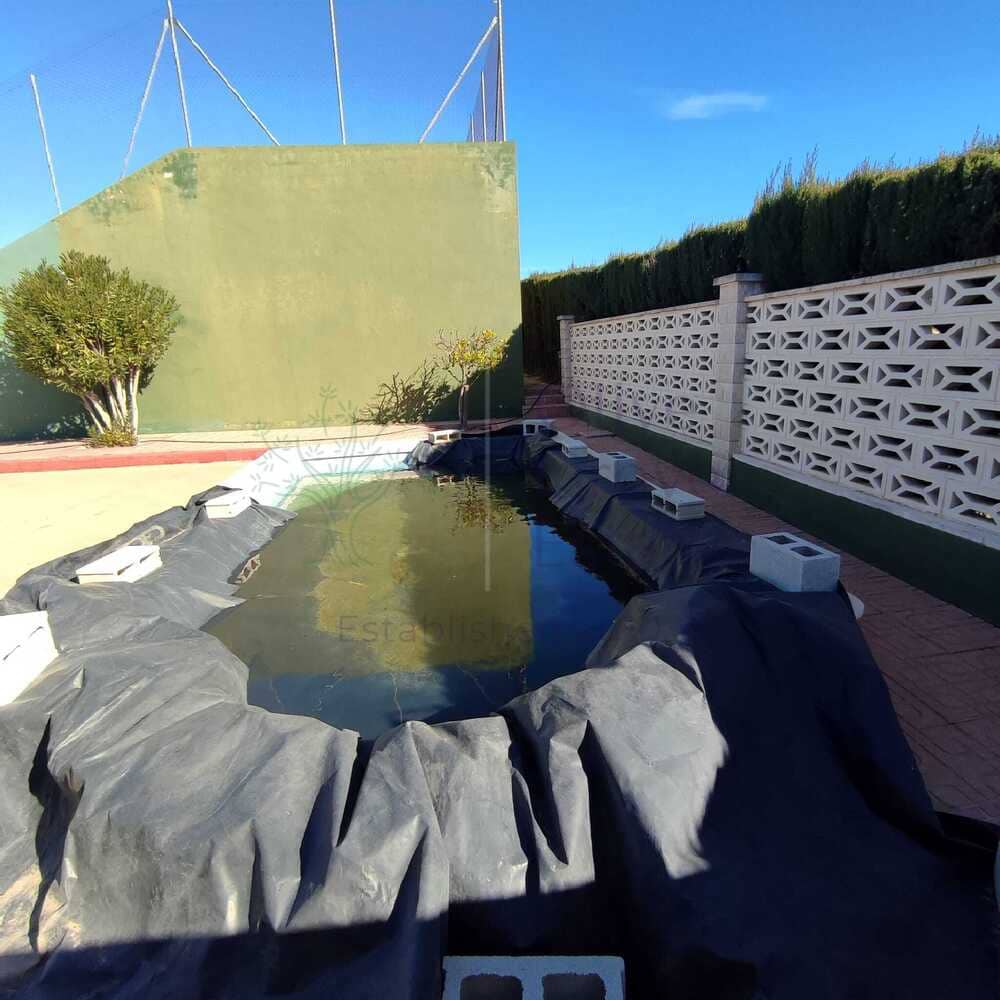 Villa til salgs i Sax med svømmebasseng - € 189 995 (Ref: 7344314)