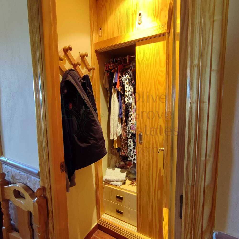 Villa til salgs i Sax med svømmebasseng - € 189 995 (Ref: 7344314)