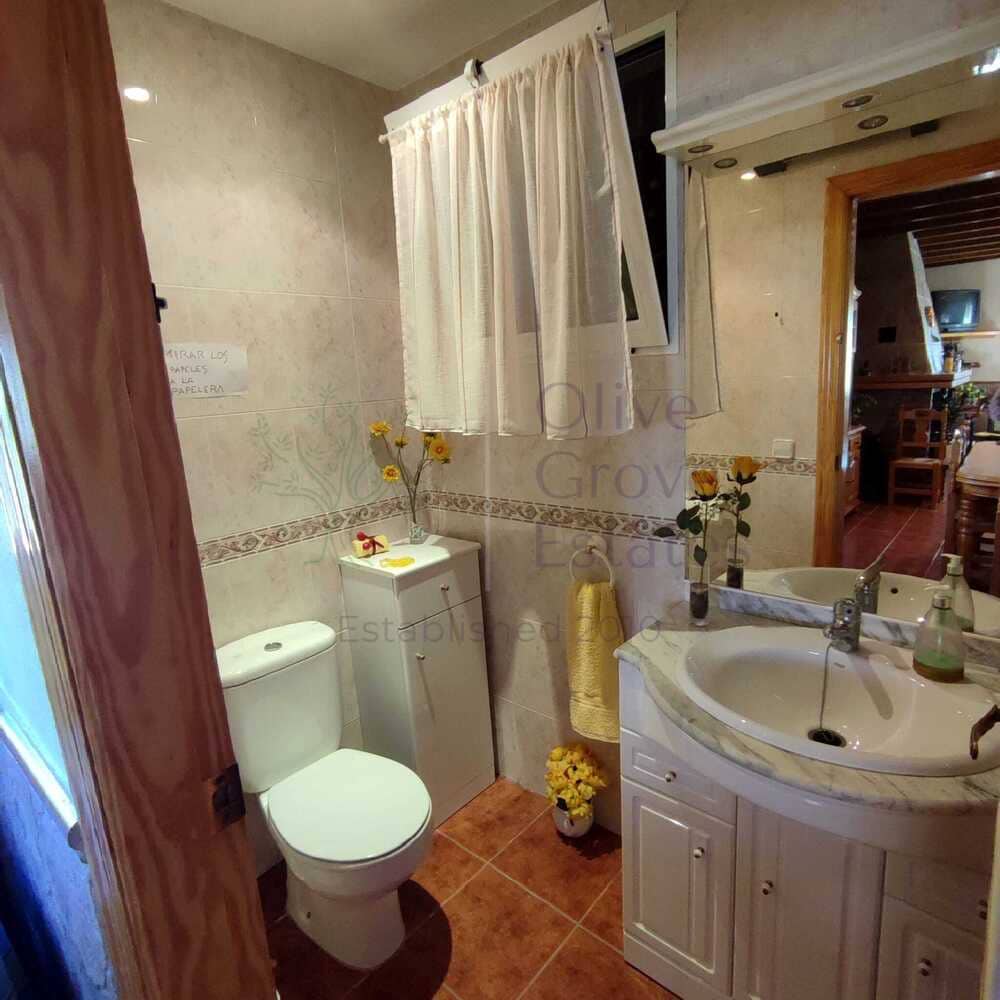 Villa til salgs i Sax med svømmebasseng - € 189 995 (Ref: 7344314)