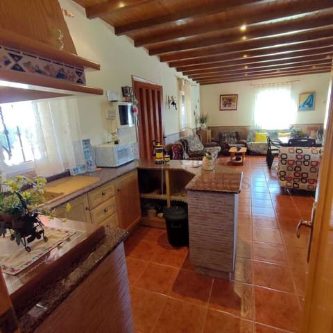 Villa til salgs i Sax med svømmebasseng - € 189 995 (Ref: 7344314)