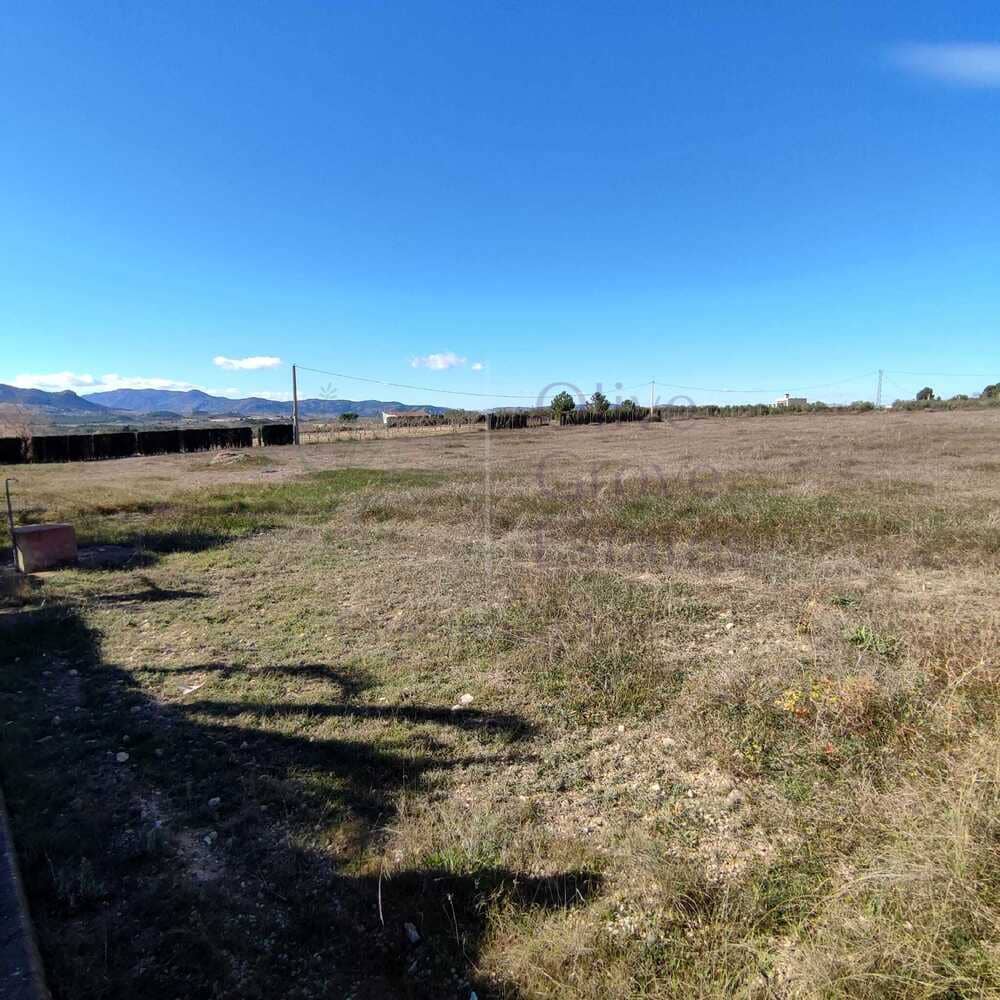 Villa til salgs i Sax med svømmebasseng - € 189 995 (Ref: 7344314)