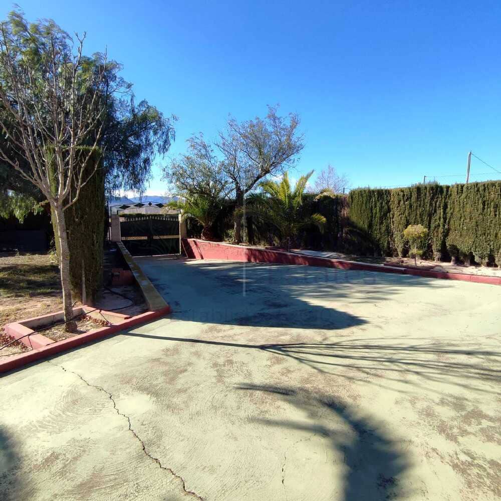 Villa til salgs i Sax med svømmebasseng - € 189 995 (Ref: 7344314)