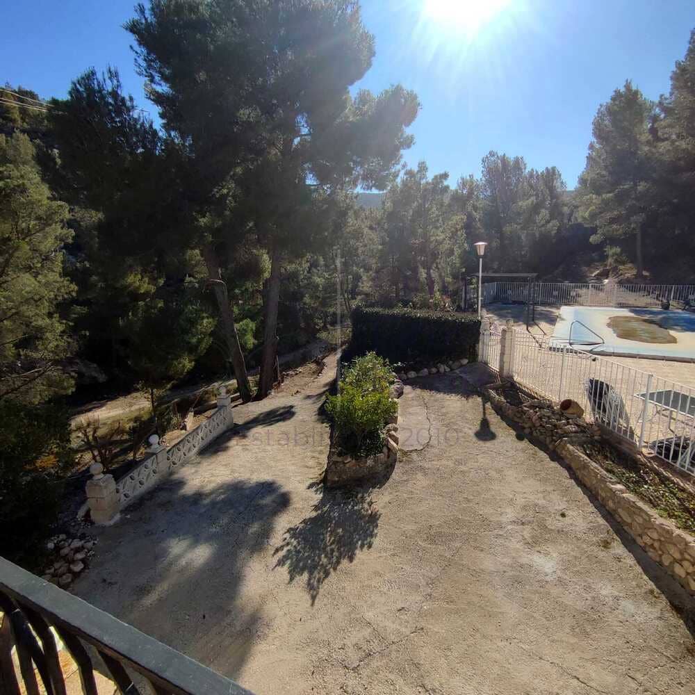 6 sypialnia Willa na sprzedaż w Petrel / Petrer z basenem garażem - 248 000 € (Ref: 7418089)