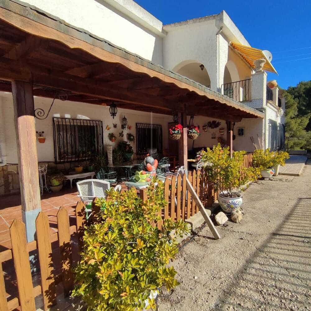 6 sypialnia Willa na sprzedaż w Petrel / Petrer z basenem garażem - 248 000 € (Ref: 7418089)