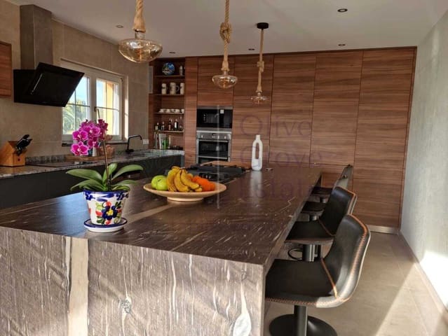 7 soveværelse Villa til salg i Las Bayas, Elche / Elx med swimmingpool garage - € 825.000 (Ref: 7454711)