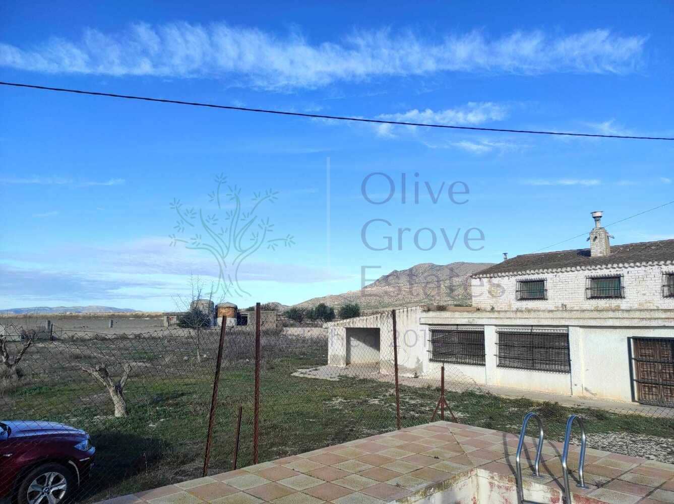 4 slaapkamer Finca/Landhuis te koop in Pinoso met zwembad garage - € 236.900 (Ref: 7475666)