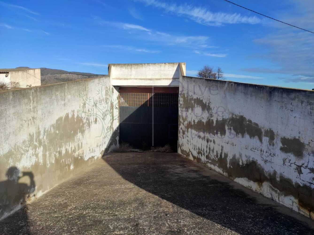 4 slaapkamer Finca/Landhuis te koop in Pinoso met zwembad garage - € 236.900 (Ref: 7475666)