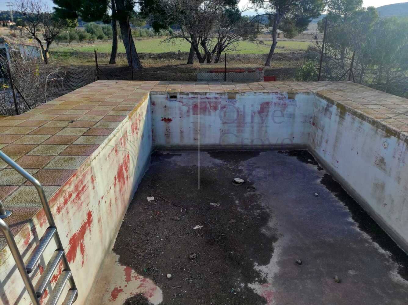 4 slaapkamer Finca/Landhuis te koop in Pinoso met zwembad garage - € 236.900 (Ref: 7475666)