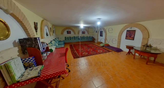 Chalet de 6 habitaciones en Caudete en venta con garaje - 249.000 € (Ref: 7529535)