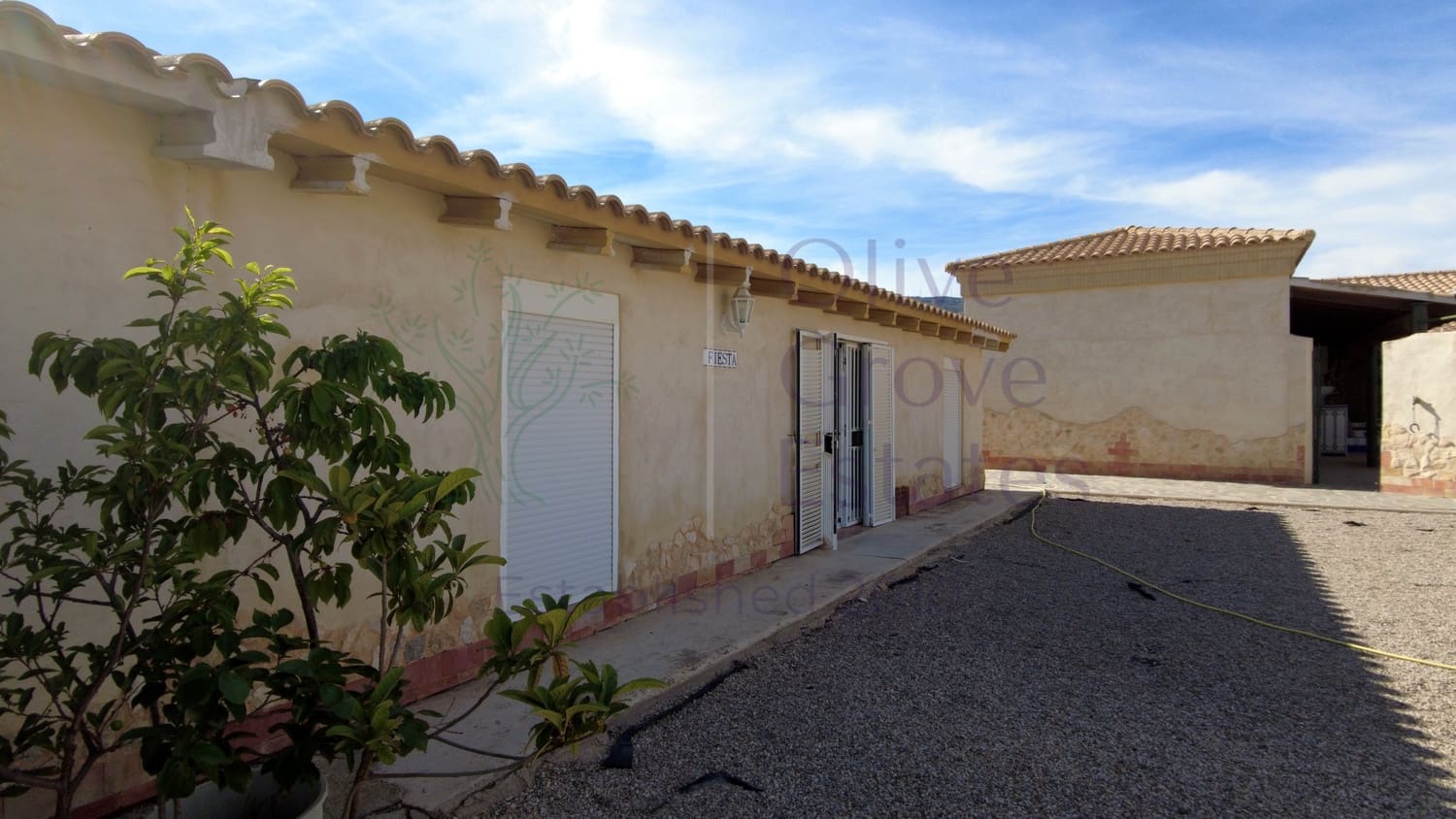 6 soveværelse Villa til salg i Caudete med garage - € 249.000 (Ref: 7529535)