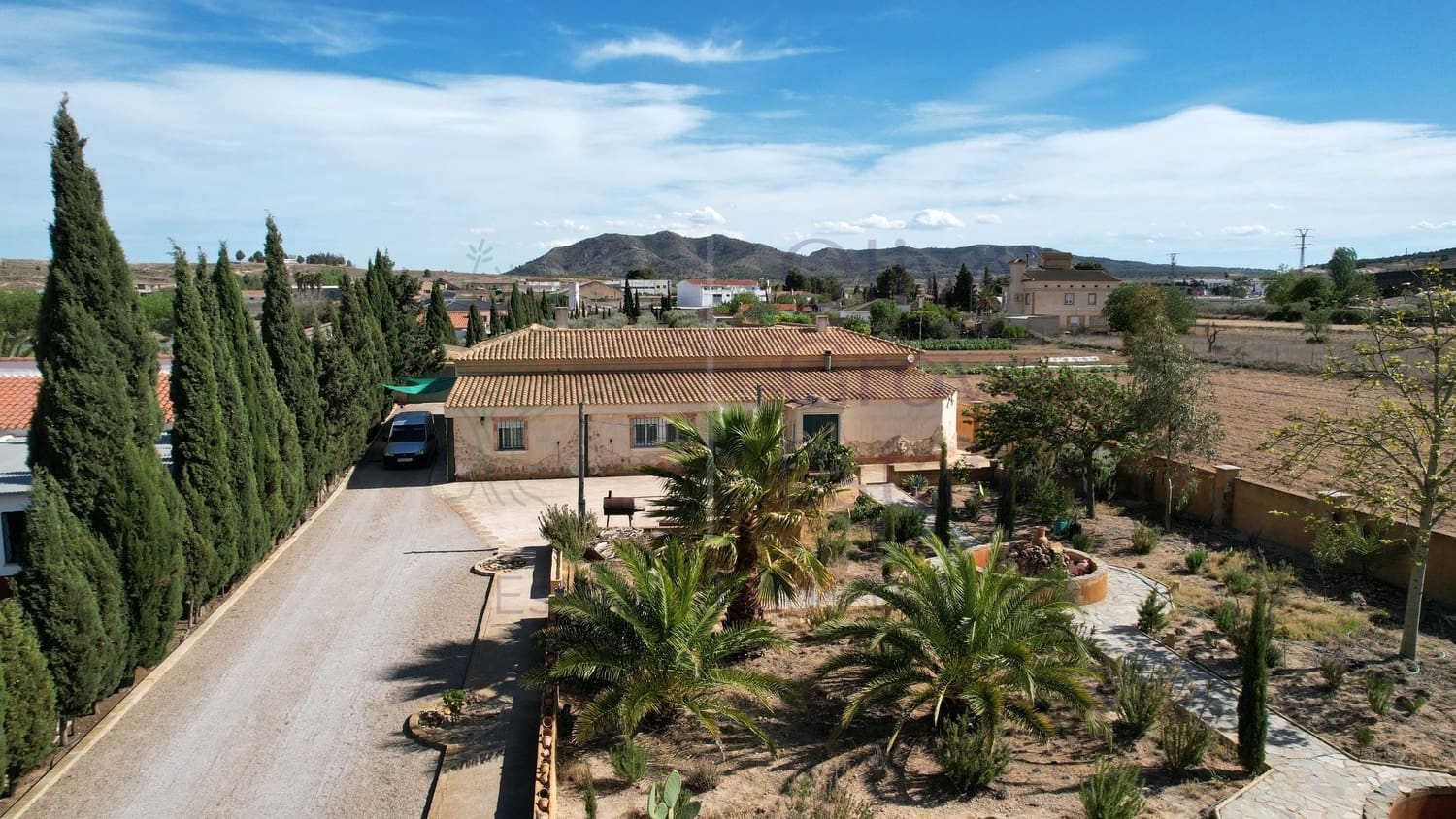 6 soveværelse Villa til salg i Caudete med garage - € 249.000 (Ref: 7529535)