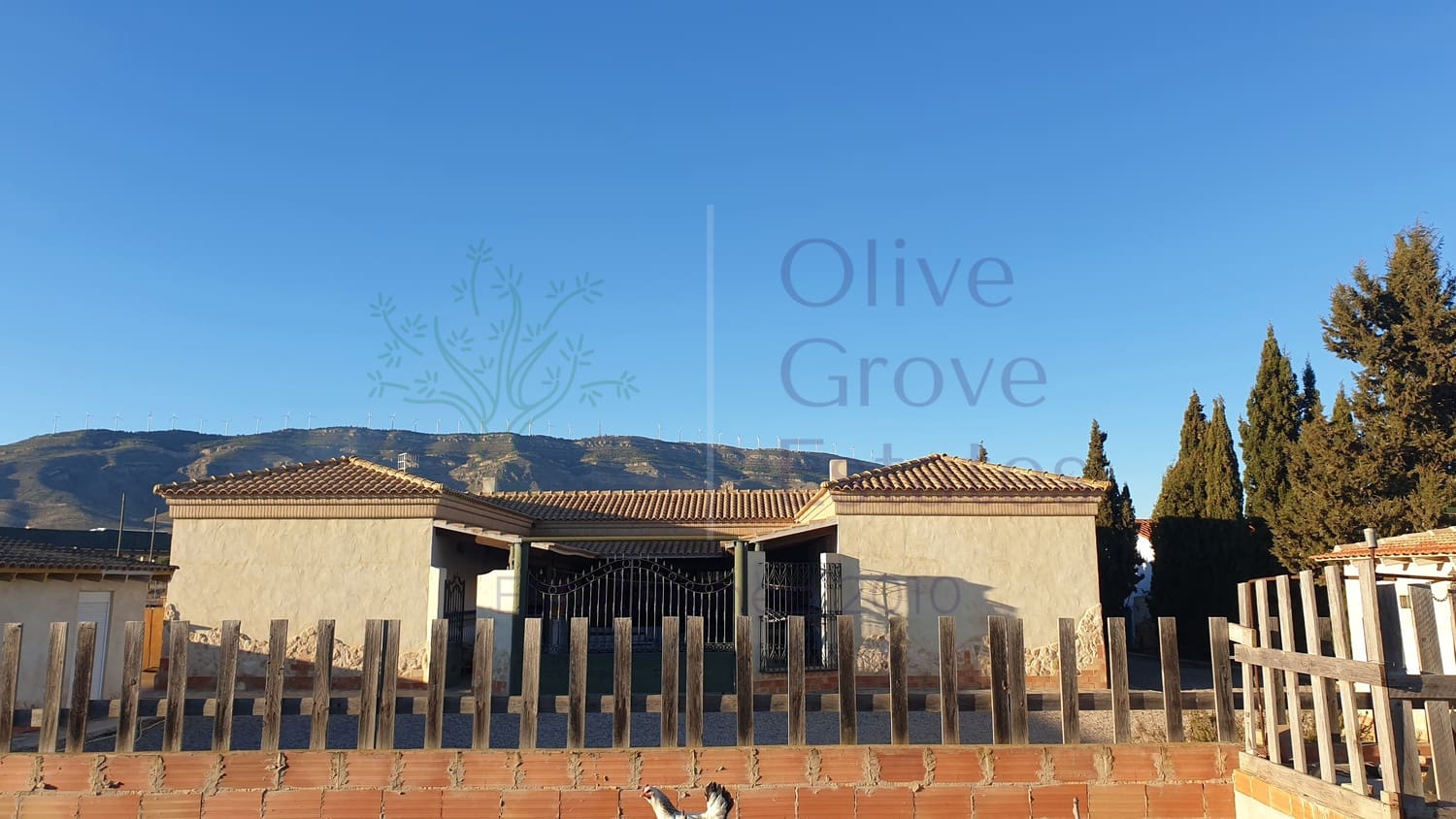 6 soveværelse Villa til salg i Caudete med garage - € 249.000 (Ref: 7529535)