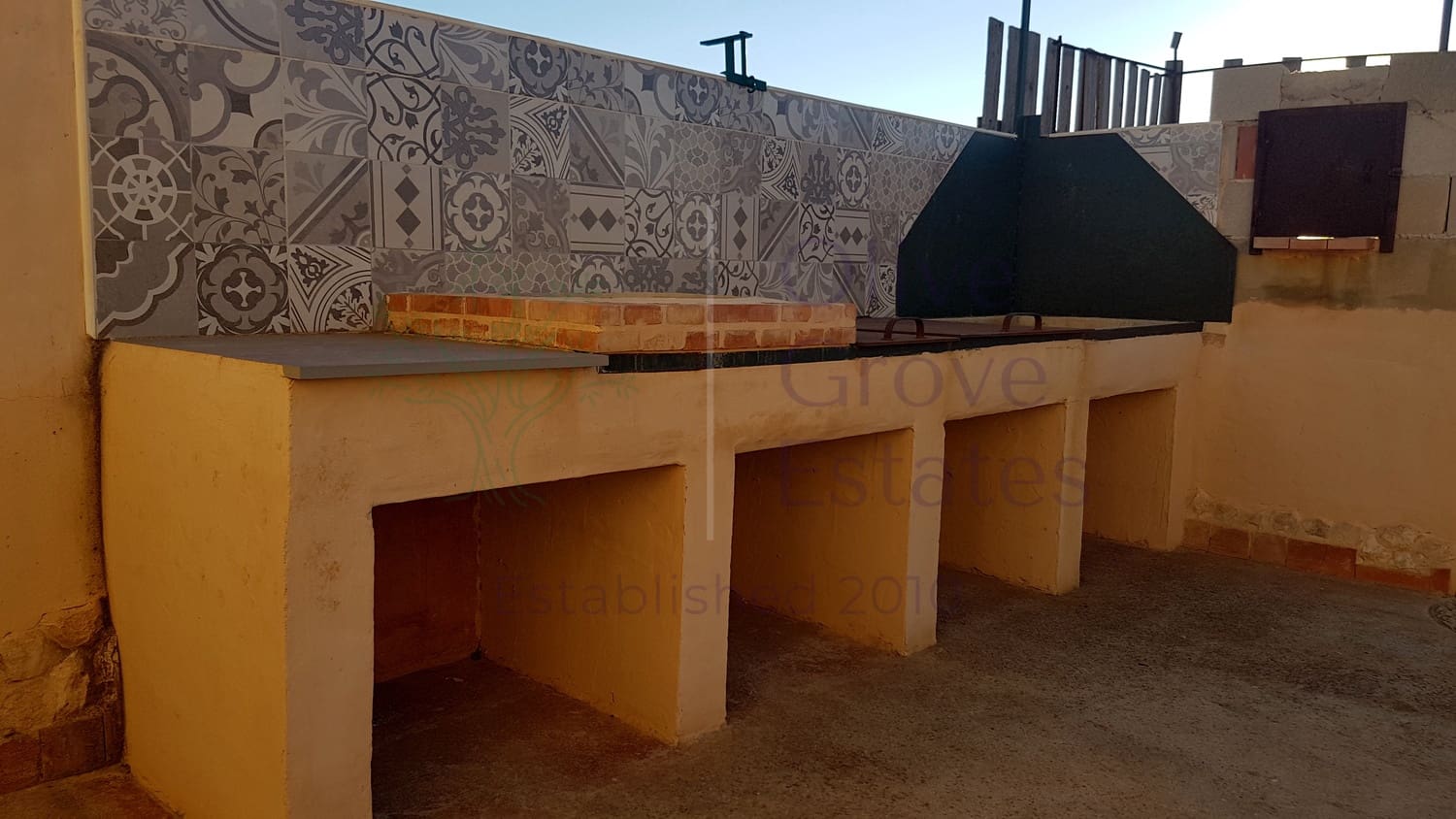 6 soveværelse Villa til salg i Caudete med garage - € 249.000 (Ref: 7529535)