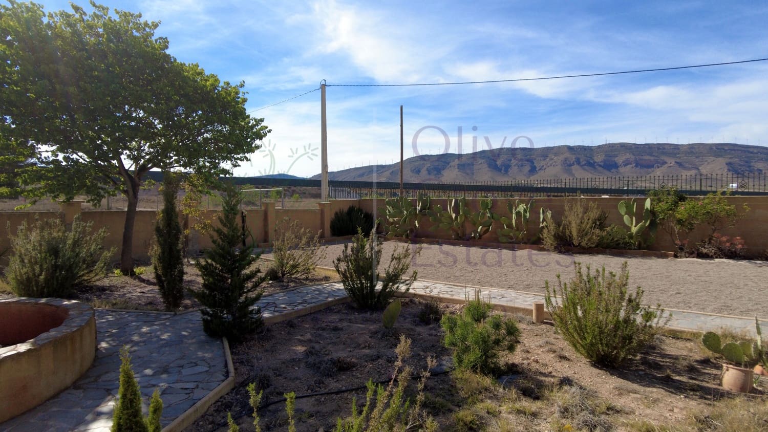 6 soveværelse Villa til salg i Caudete med garage - € 249.000 (Ref: 7529535)