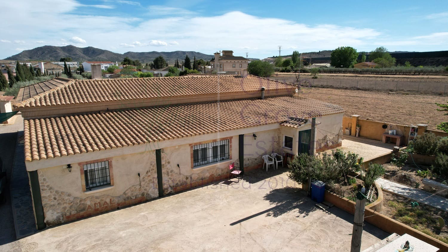 6 soveværelse Villa til salg i Caudete med garage - € 249.000 (Ref: 7529535)