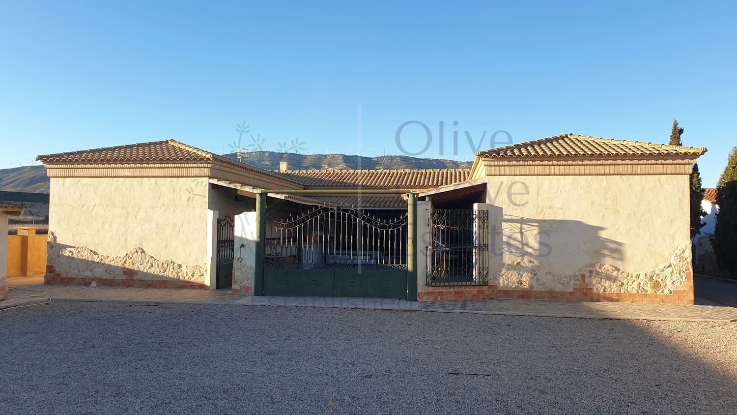 6 soveværelse Villa til salg i Caudete med garage - € 249.000 (Ref: 7529535)