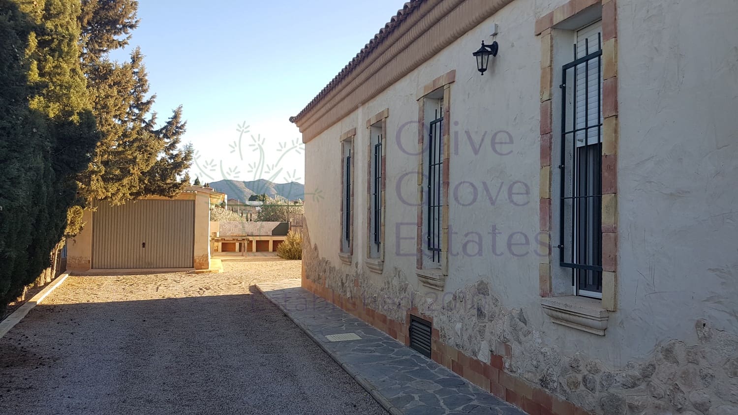 6 soveværelse Villa til salg i Caudete med garage - € 249.000 (Ref: 7529535)