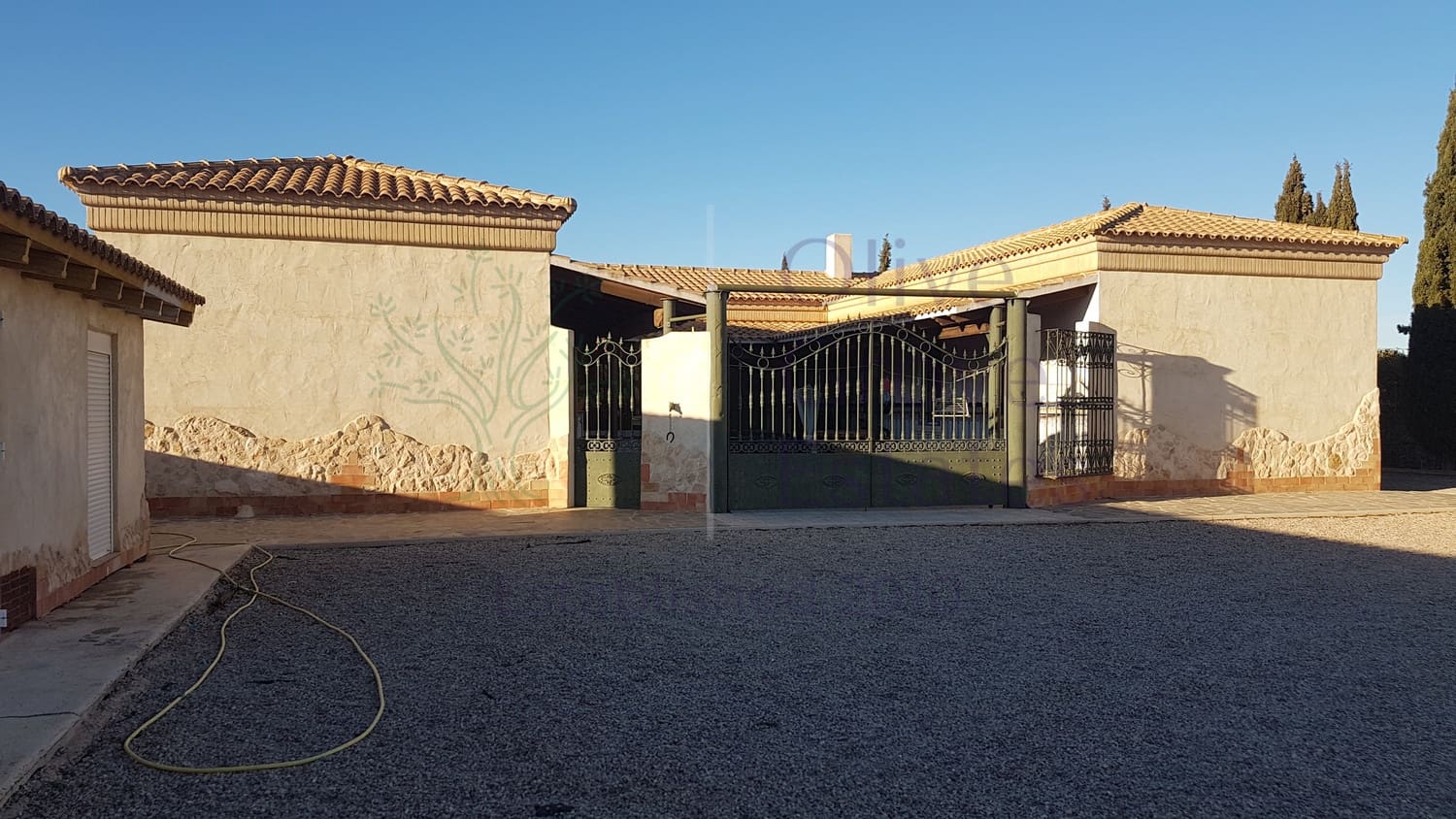 6 soveværelse Villa til salg i Caudete med garage - € 249.000 (Ref: 7529535)