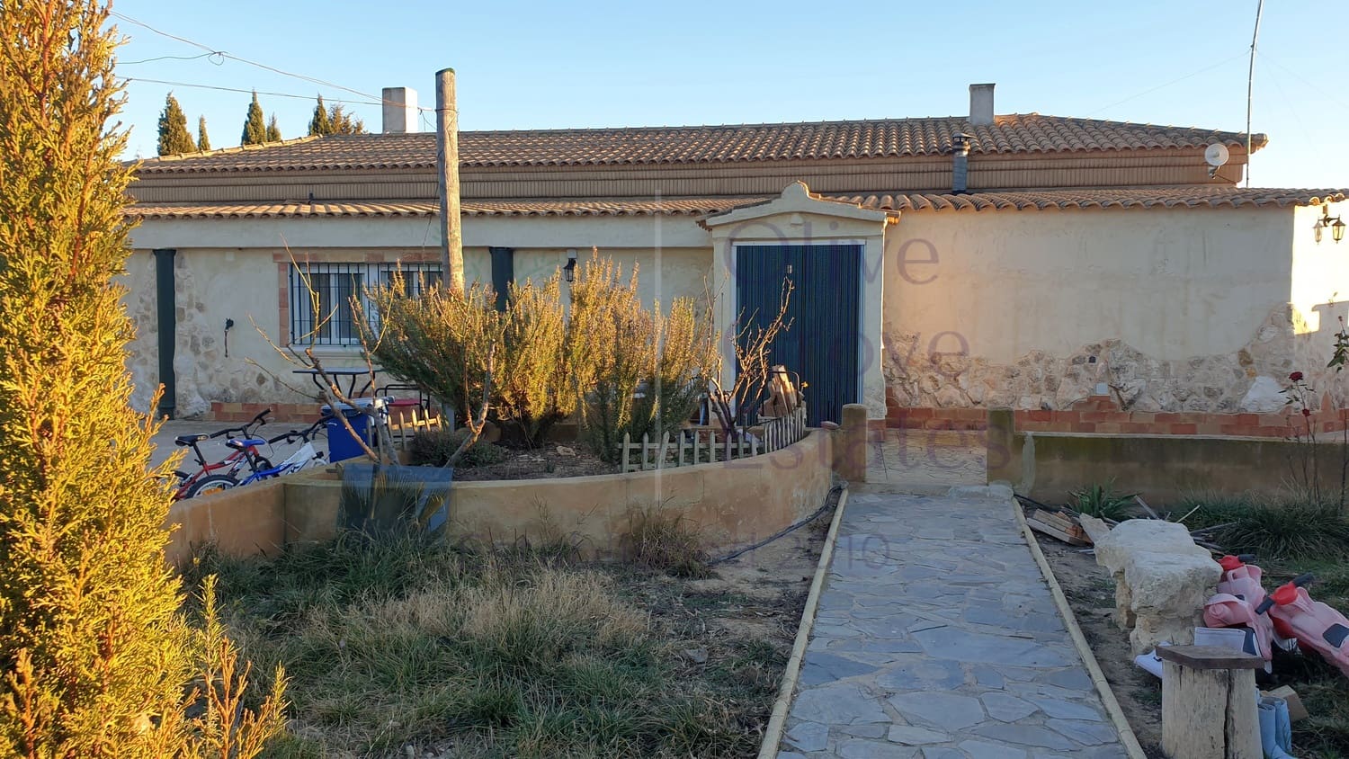 6 soveværelse Villa til salg i Caudete med garage - € 249.000 (Ref: 7529535)