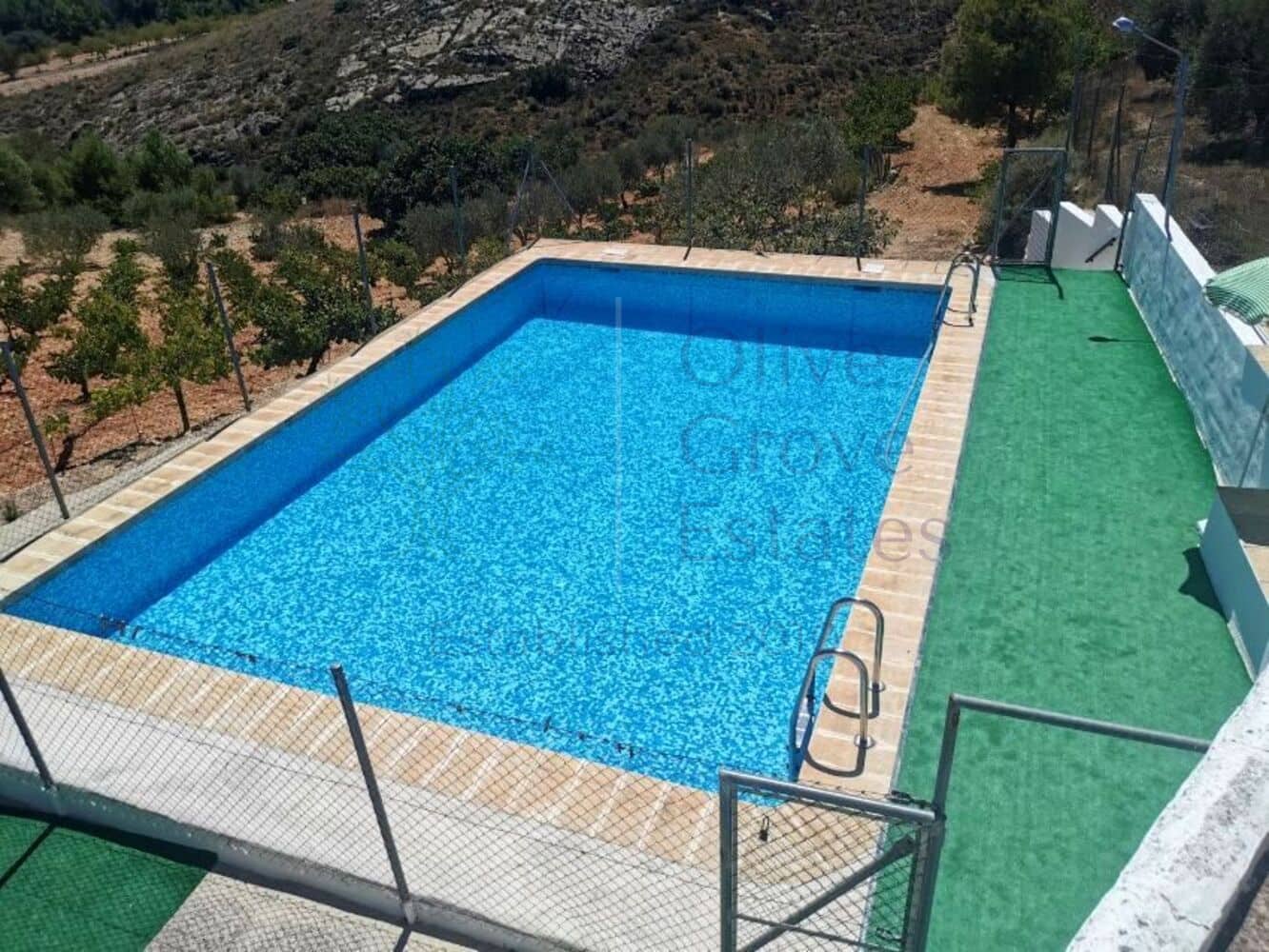 3 bedroom Villa for sale in Montealegre del Castillo with pool garage - € 209,995 (Ref: 7565323)