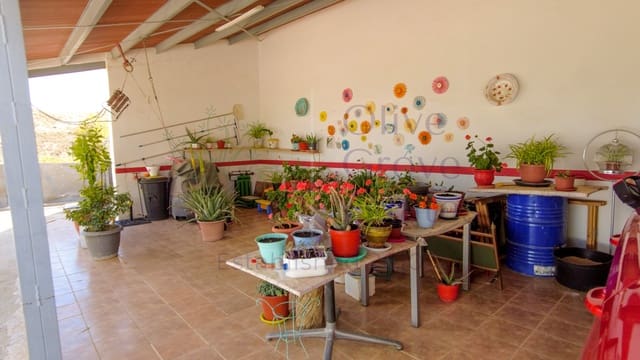 3 sovrum Villa till salu i Montealegre del Castillo med pool garage - 209 995 € (Ref: 7565323)